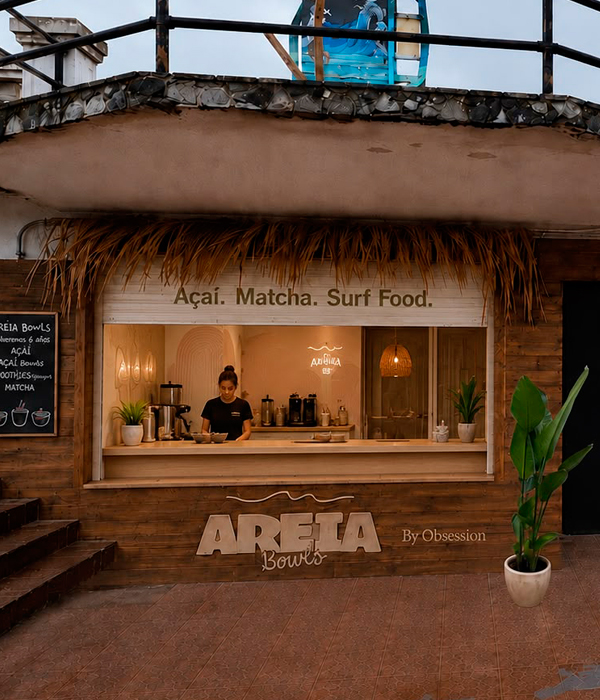 Fachada de Areia Bowls en la Playa del Sardinero, Santander